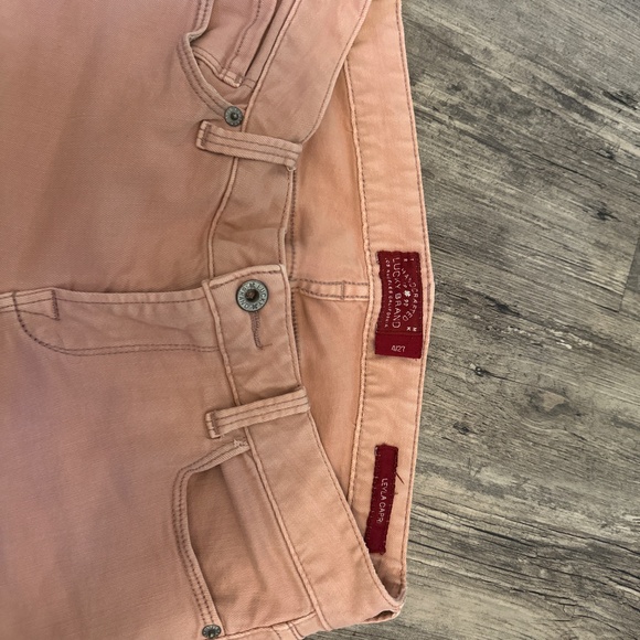Lucky Brand Jeans : Lightly used, in great shape. Leyla capri size 4 (27). - Picture 3 of 4